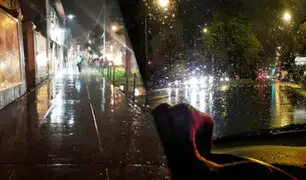 Intensa llovizna sorprende a ciudadanos en diversos distritos de Lima y Callao