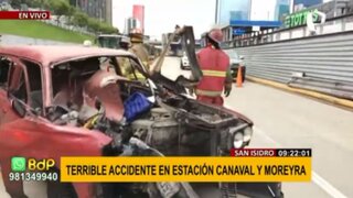 Canaval y Moreyra: accidente vehicular dejó un herido y el auto destrozado en vía del Metropolitano