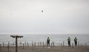 Oleajes anómalos en litoral de Perú: mar se retiró y evacuaron a bañistas en playa San Bartolo