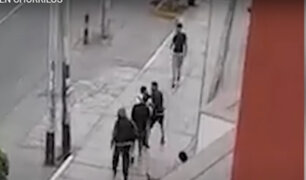 Chorrillos: delincuentes asaltan a joven y se llevan hasta su polo