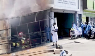 SMP: incendio afecta segundo piso de inmueble en avenida Perú