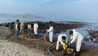 Más de 4 mil galones de petróleo son extraídos de zonas afectadas en la Bahía de Ancón