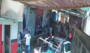 Los Olivos: delincuentes asaltan carwash y se llevan moderna camioneta
