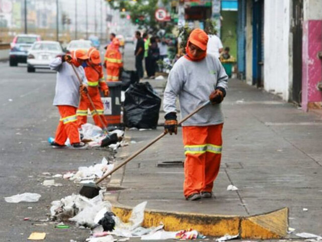 Cercado de Lima: recogen toneladas de basura tras festejos por Año Nuevo