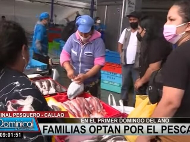 Familias acuden al terminal pesquero del Callao en primer domingo del 2022