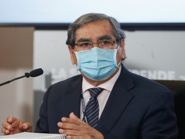 Óscar Ugarte revela que al menos 6 millones de vacunas contra la COVID-19 habrían caducado