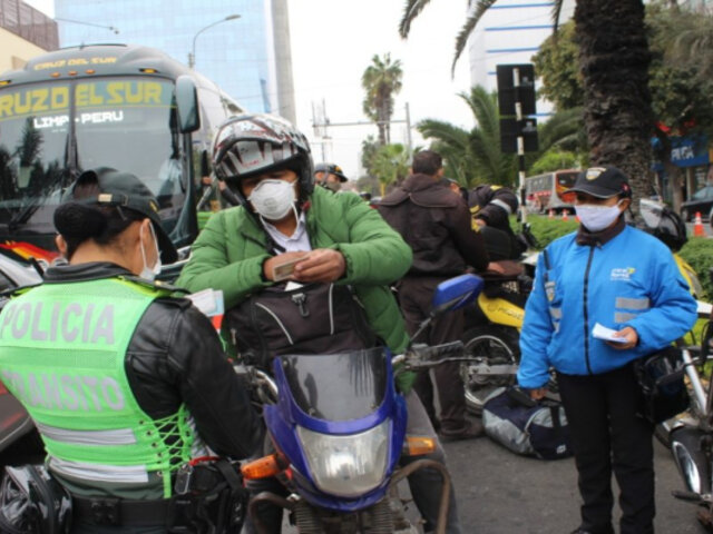 Alcalde de Miraflores demanda la aprobación de ley que prohíba el traslado de dos personas en motos