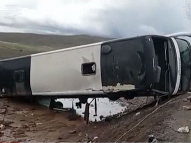Despiste de bus interprovincial  deja tres muertos y varios heridos en Arequipa