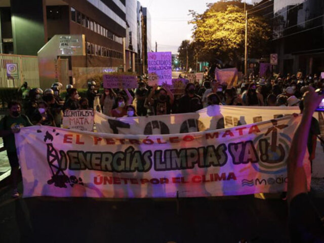 Derrame de petróleo: cientos de personas marcharon contra Repsol en tres distritos de Lima