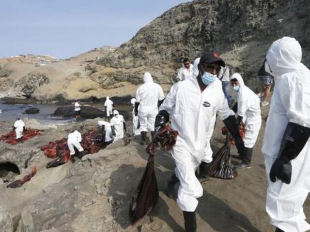 Derrame de petróleo: al menos 4 funcionarios de Repsol son investigados por desastre medioambiental