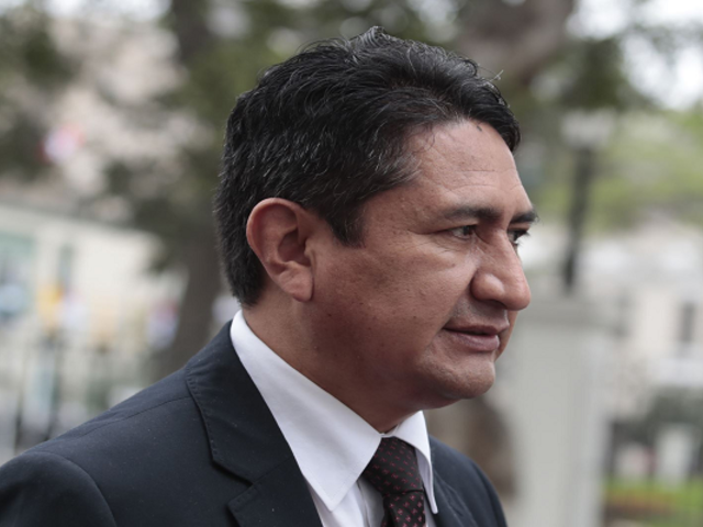 Vladimir Cerrón: Fiscalía y Policía Nacional allanan vivienda en Huancayo