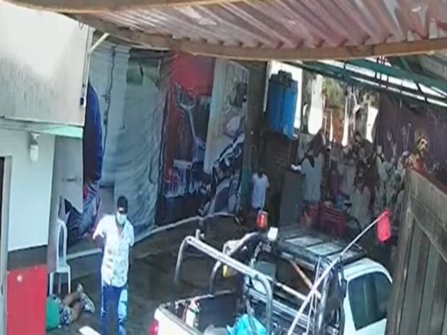 Los Olivos: delincuentes asaltan carwash y se llevan moderna camioneta