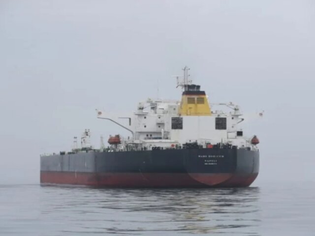 PJ declaró fundado pedido de incautación de buque que trasladó barriles de petróleo de Repsol