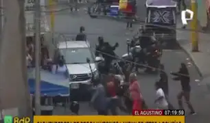 El Agustino: vecinos atacan a la policía para evitar detención de vendedora de droga
