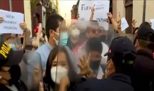 Pedro Castillo: ciudadanos protestaron en exteriores de Palacio para exigir salida del premier Valer