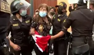 Dos detenidos durante protesta en los exteriores de Palacio de Gobierno