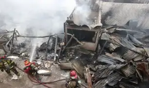VES: 20 tiendas afectadas tras incendio en mercado Plaza Villa