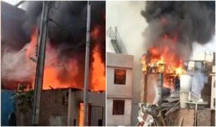 Surquillo: incendio de grandes proporciones destruyó depósito de material inflamable