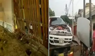 Surco: conductor resultó ileso tras estrellar su auto contra cochera de vivienda