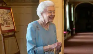 La reina Isabel II da positivo a la Covid-19, informó el Palacio de Buckingham