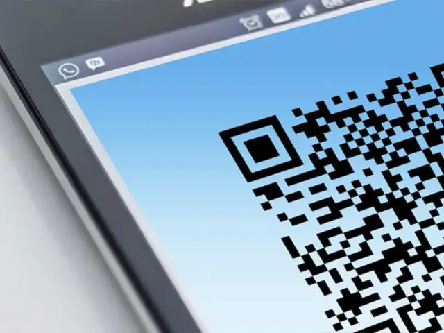 Conoce los peligros de escanear códigos QR en el celular y cómo prevenir los ciberrobos