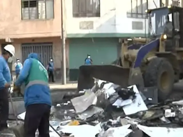 Cercado de Lima: denuncian que comerciantes saturan las calles con artefactos inservibles