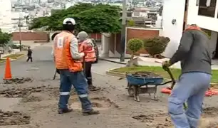Surco: Municipalidad inicia trabajos de reparación de pistas tras denuncia de Panamericana TV
