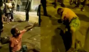 'Justicia popular' en VES: vecinos golpean a sujeto quien aseguró ser taxista y no delincuente