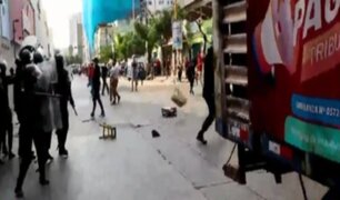 Breña: ambulantes agreden a fiscalizadores y serenos durante operativo de desalojo
