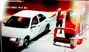 Ate Vitarte: ¡Pepe el vivo! sujeto llena su auto de combustible y se va sin pagar