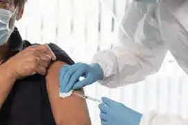 En Estados Unidos ya vacunan a los mayores de 50 años con la cuarta dosis