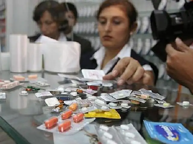 Cercado de Lima:  PNP y Fiscalía decomisan medicamentos adulterado en el Hueco.