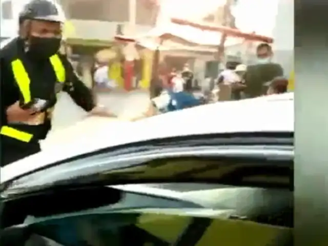Barranca: inspector de tránsito casi es atropellado por conductor imprudente