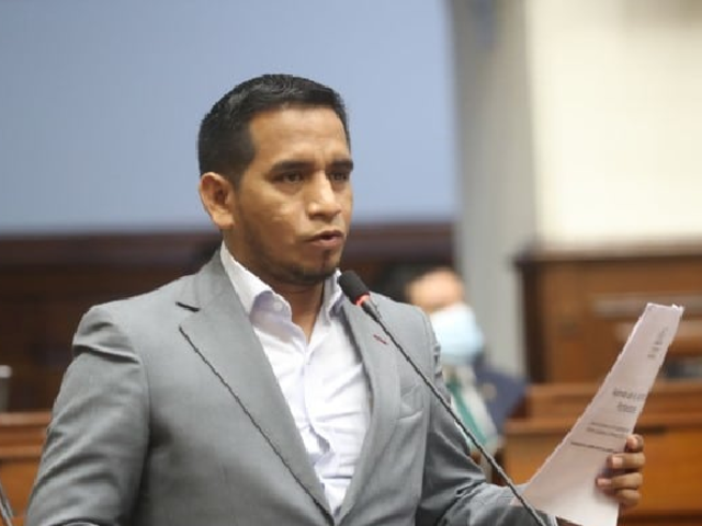Elvis Vergara, de Acción Popular, tildó de “persecución política” el pedido de impedimento de salida del país