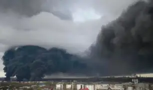 Nuevo bombardeo: ataque ruso a puerto ucraniano de Odesa destruye refinería