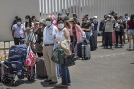 Indecopi convocará a aerolíneas y pasajeros afectados por problemas en Migraciones