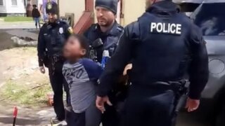Estados Unidos: niño de 8 años es detenido por robar una bolsa de papas fritas