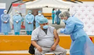 Cuarta dosis: "Minsa solo está confundiendo a la población", dice presidente de la Federación Médica