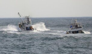 Japón: 10 muertos y 16 desaparecidos tras naufragio de un barco turístico