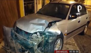 San Miguel: camioneta de serenazgo choca contra auto estacionado y lo deja destrozado