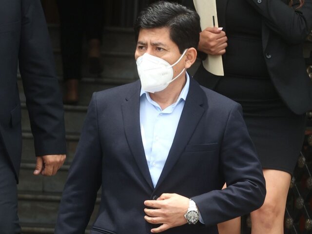 Poder Judicial ordena 5 meses de impedimento de salida del país contra Zamir Villaverde