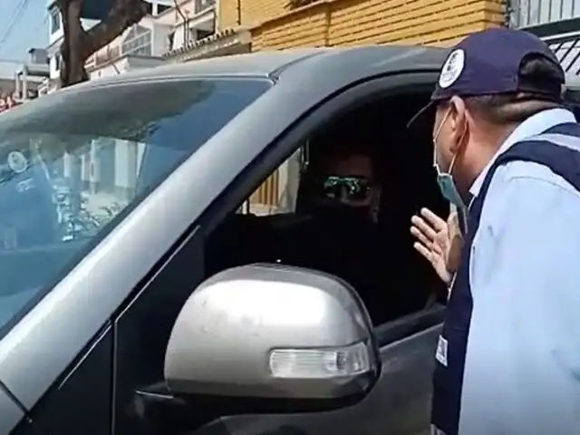 San Luis: Taxista colectivero casi arrolla a sereno y personal de ATU para evitar infracción