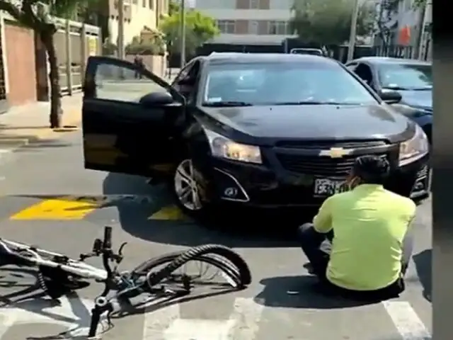 Miraflores: chófer atropella a ciclista y le destroza su bicicleta