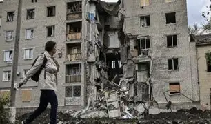 Presidente de Ucrania acusa de 'genocidio' a Rusia tras ataque en Donbás