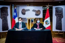 De vuelta: Chile restituye al Perú charreteras de Francisco Bolognesi y portalones de la Corbeta Unión