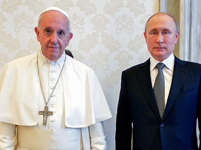 Papa Francisco busca reunirse con Vladimir Putin para hablar sobre la invasión a Ucrania