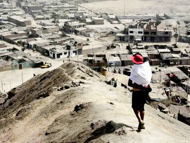 2 de cada 5 peruanos vulnerables están en riesgo de caer en pobreza: el nivel más alto desde 2004