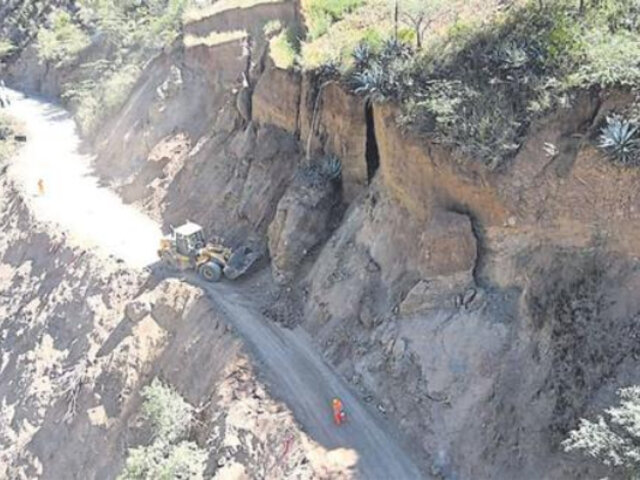 Tragedia en Áncash: derrumbe en cerro sepulta camioneta y deja cinco muertos