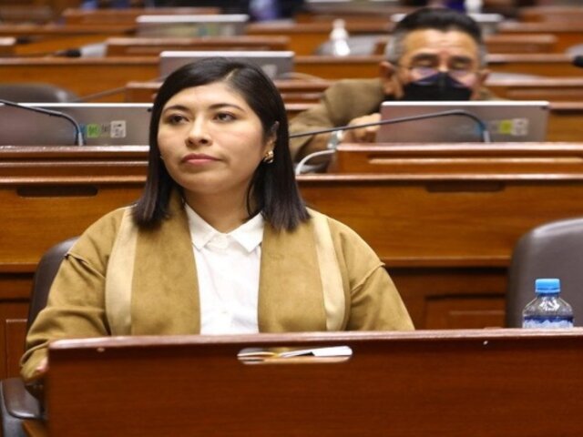 Betssy Chávez: “No somos una izquierda radical”