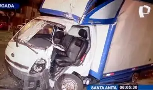 Santa Anita: furgoneta fuera de control se estrella contra edificio, chofer habría estado ebrio